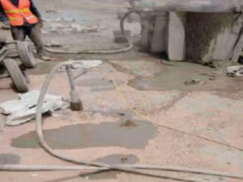 响水镇水泥混凝土路面板底注浆技术 路面脱空注浆整治方案